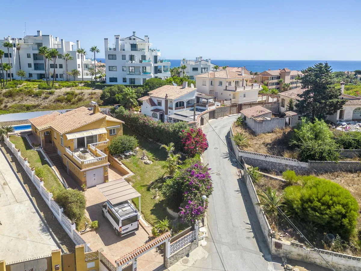 6ddb4f9d-b37e-40fc-bf59-fd78de92de6e