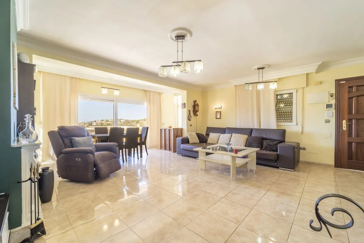 a8306db9-8a91-44f3-9a95-3dd141035042