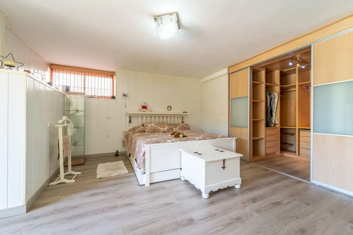 f17dd802-2c12-4895-9c2b-3073b87ae6d0