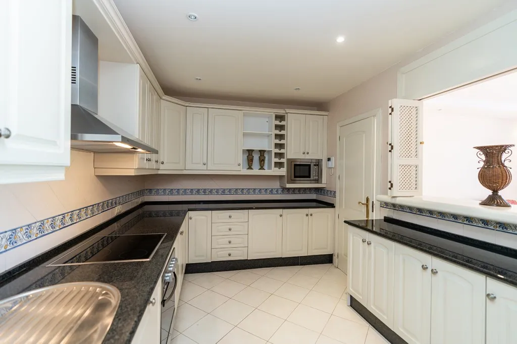 247c5fbb-5463-4b5a-b458-8feff2f0ba73