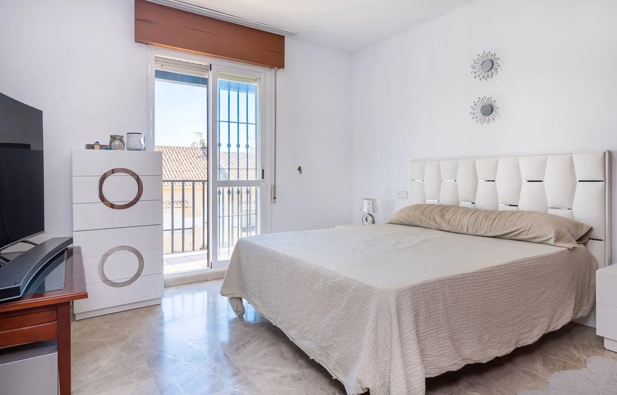 73b8dc97-e549-48f4-8930-370a3ed783bc