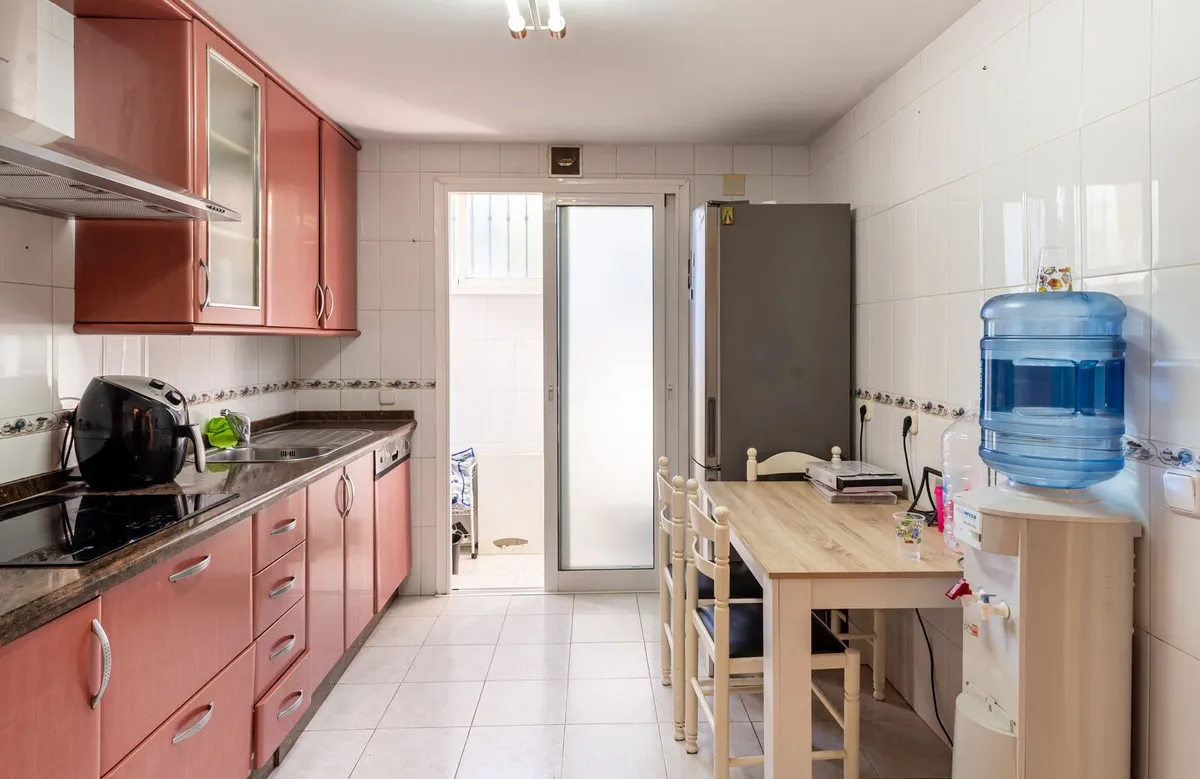 73e9fb4b-d13c-4be7-b44d-085c3a839c0b