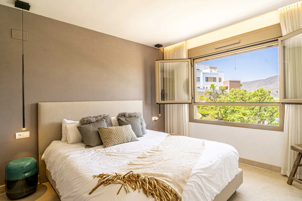 b0e6ece9-be04-4e26-a117-dff4e00b6312