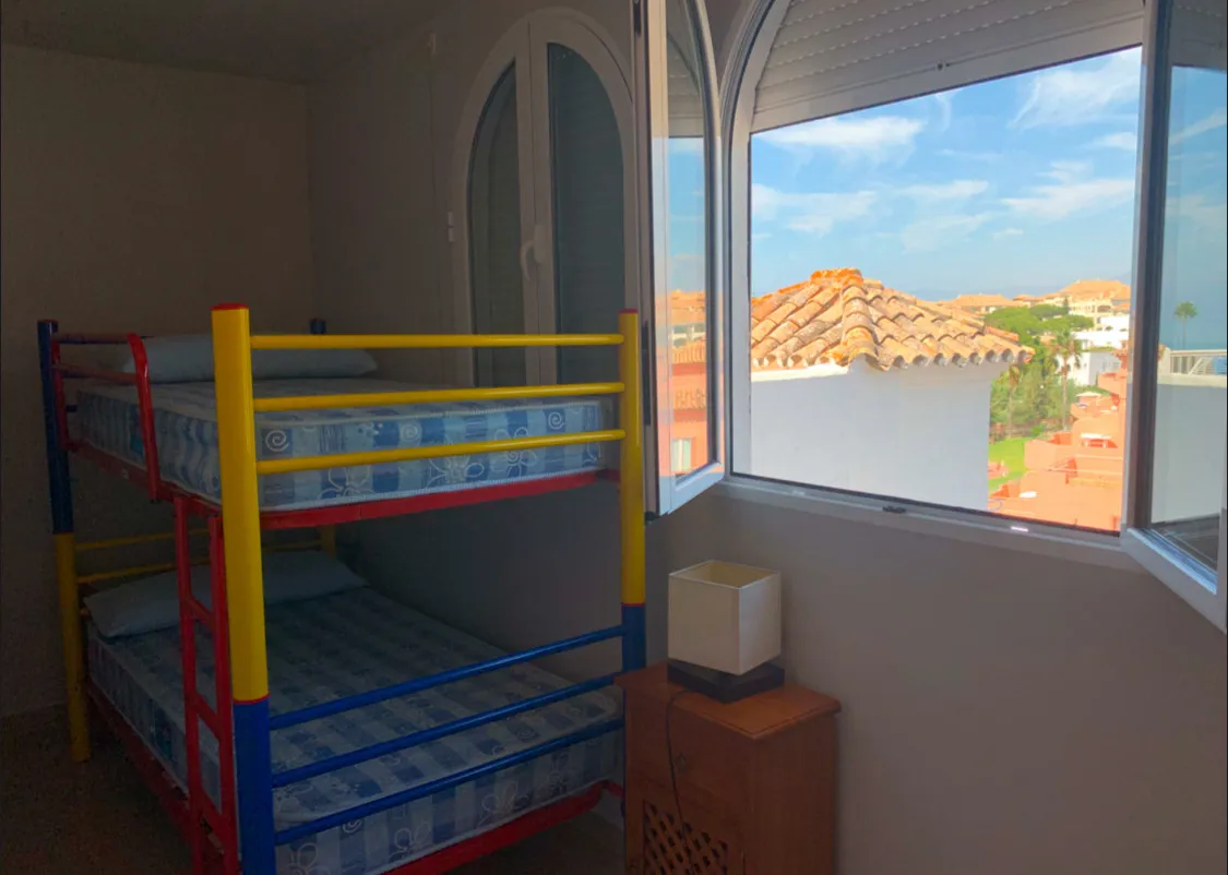 24c37af8-607c-4ca3-9216-118ed705956e