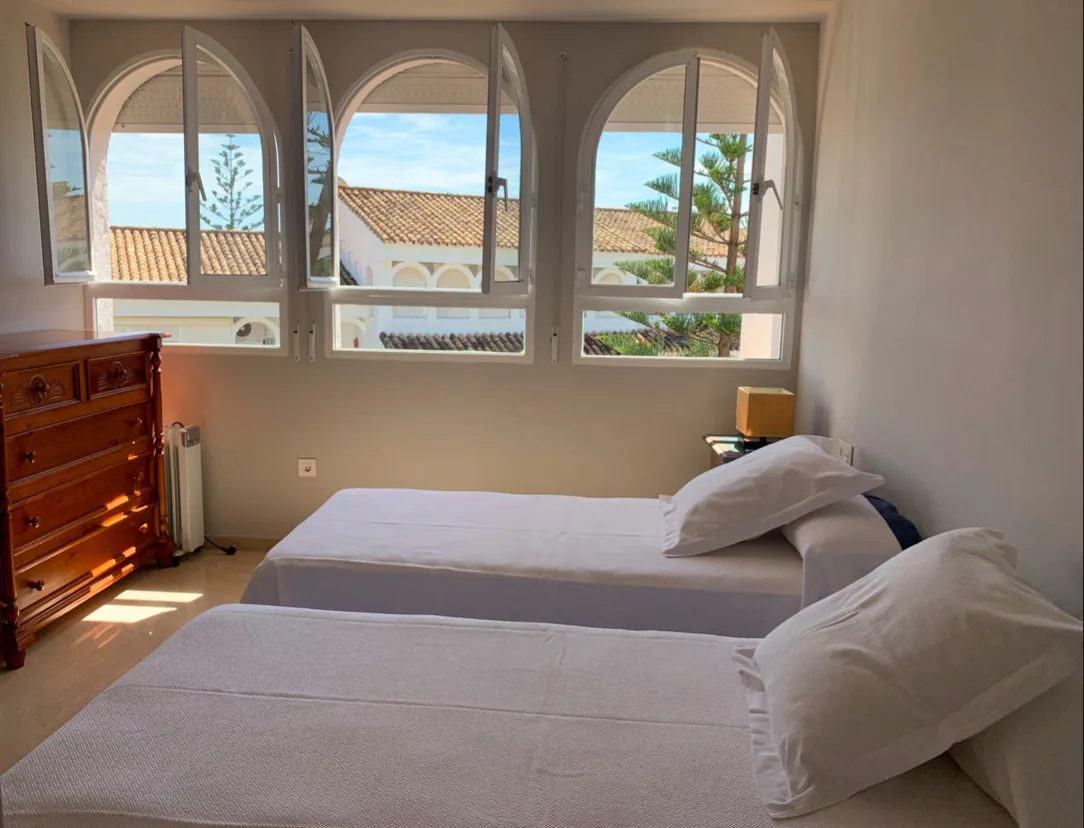 47c38c13-298a-4a48-83f3-a6c8c8bc73e4