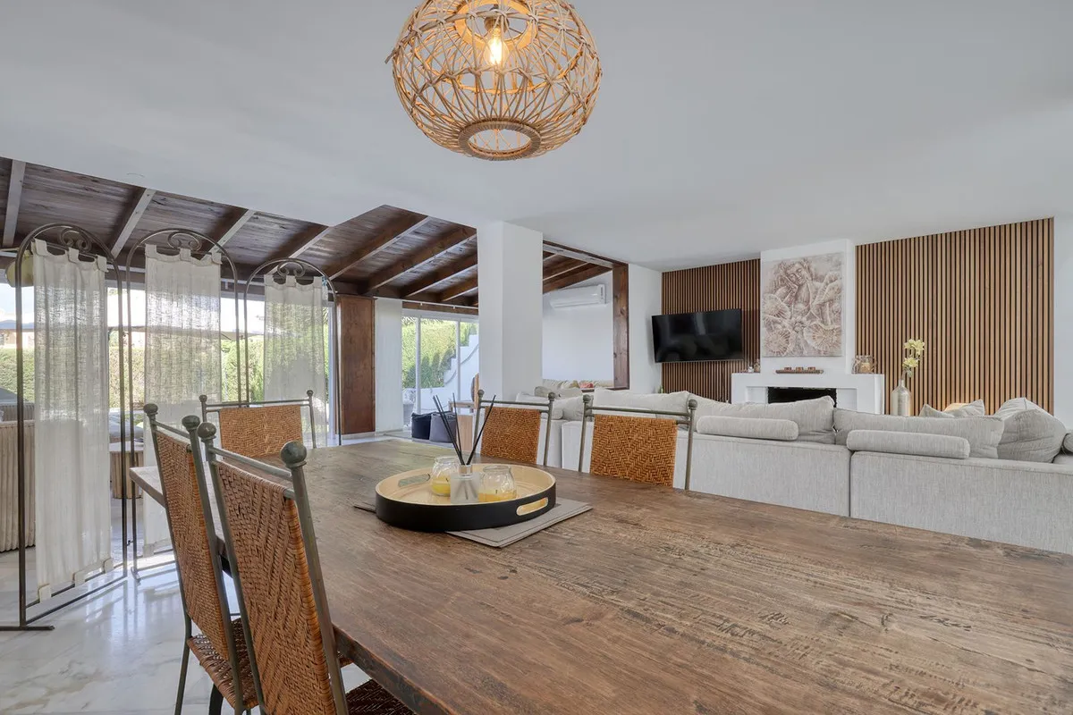 2b6150ab-d166-49e1-bf8e-382717ba80e6