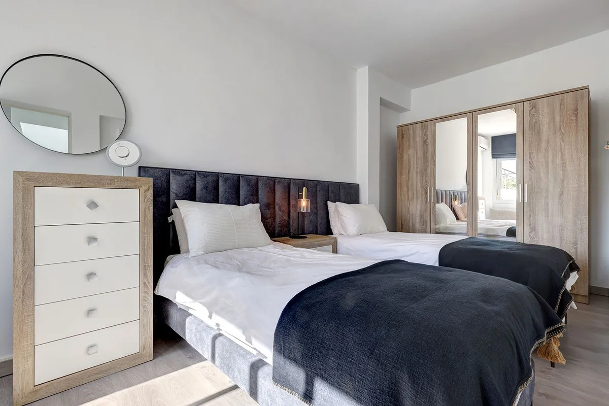 71f820ae-c17d-4f48-b536-e56c2f5d31b7