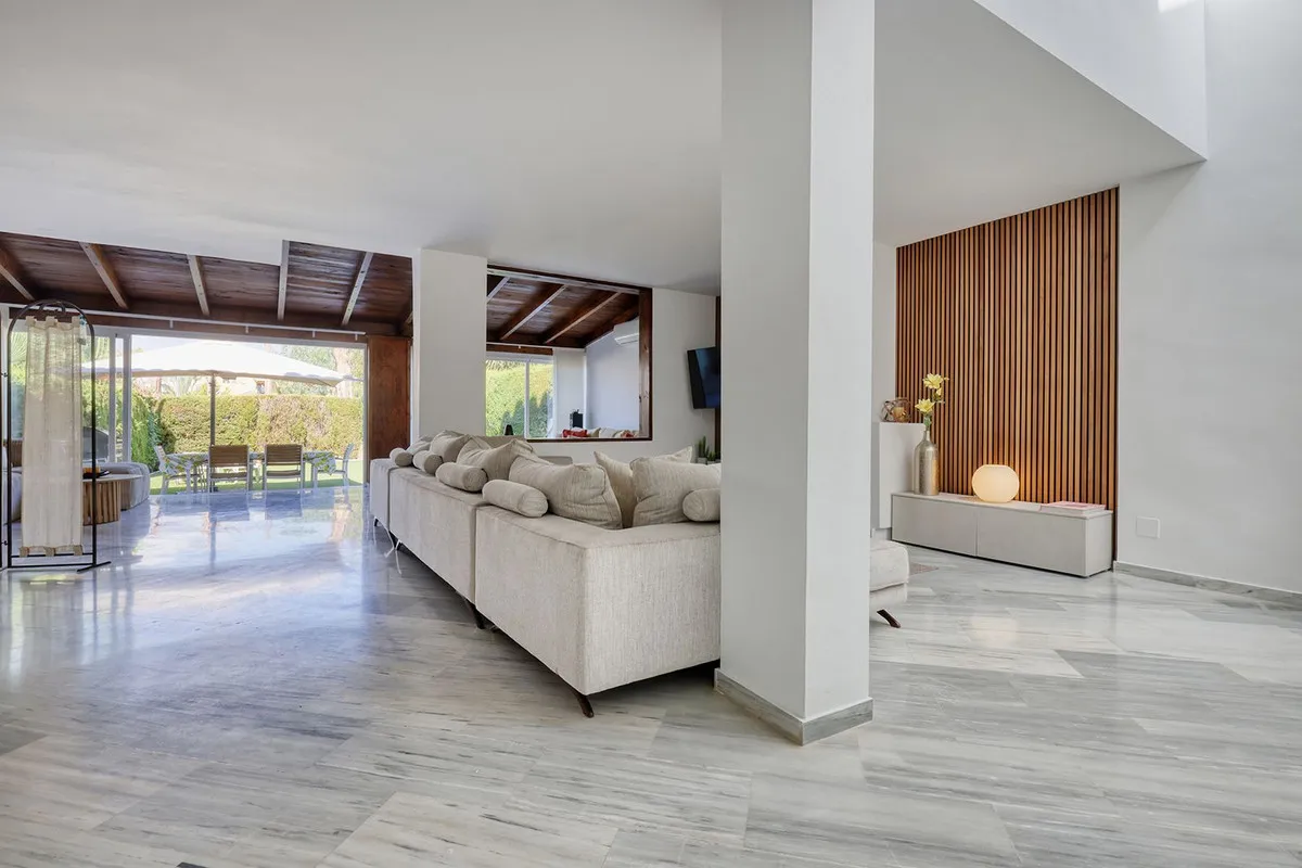 81b5d0d3-561f-47c0-b6ed-15b28d60ecc6