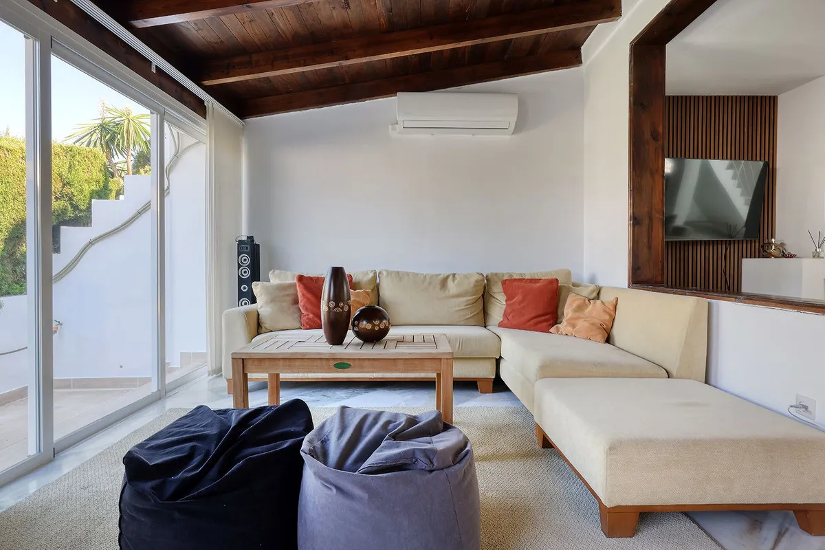 9b9891b8-6286-4877-bca6-fd763130a84a