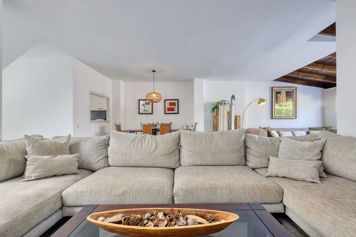 a5ef726c-3883-4c5f-bbc1-7f953d75141d