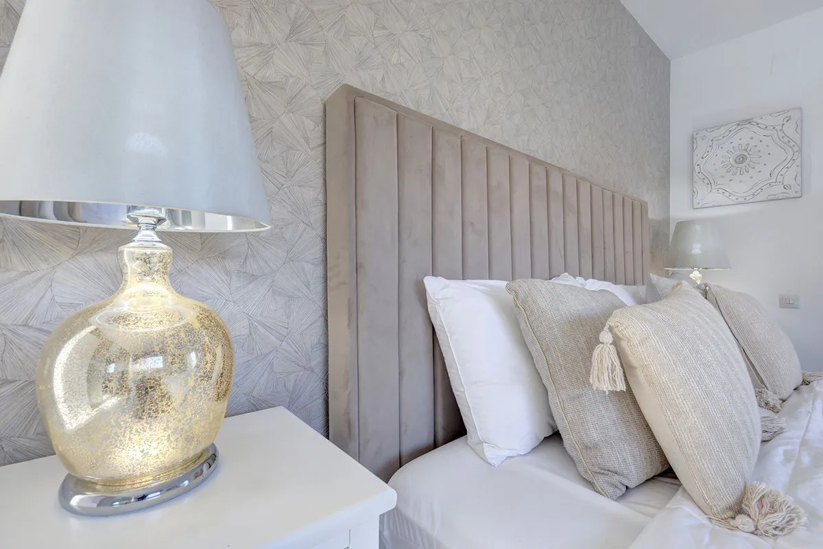 a7214672-e1d0-4b15-9322-3f13980c1922