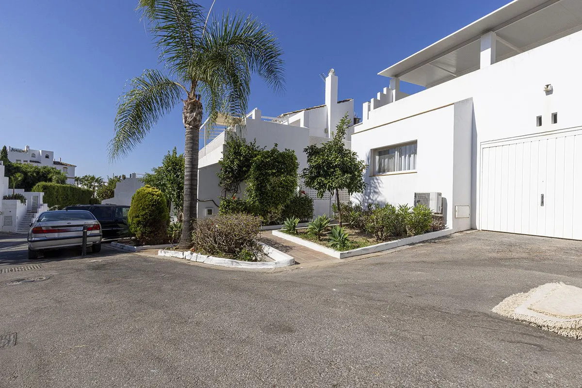 abc2effd-8b92-4de2-a2a5-85cc33cf5104