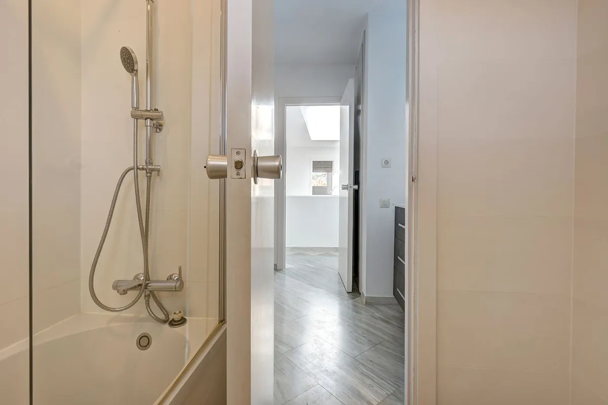 c38b190f-ea59-47ed-98df-82ebac83d05d