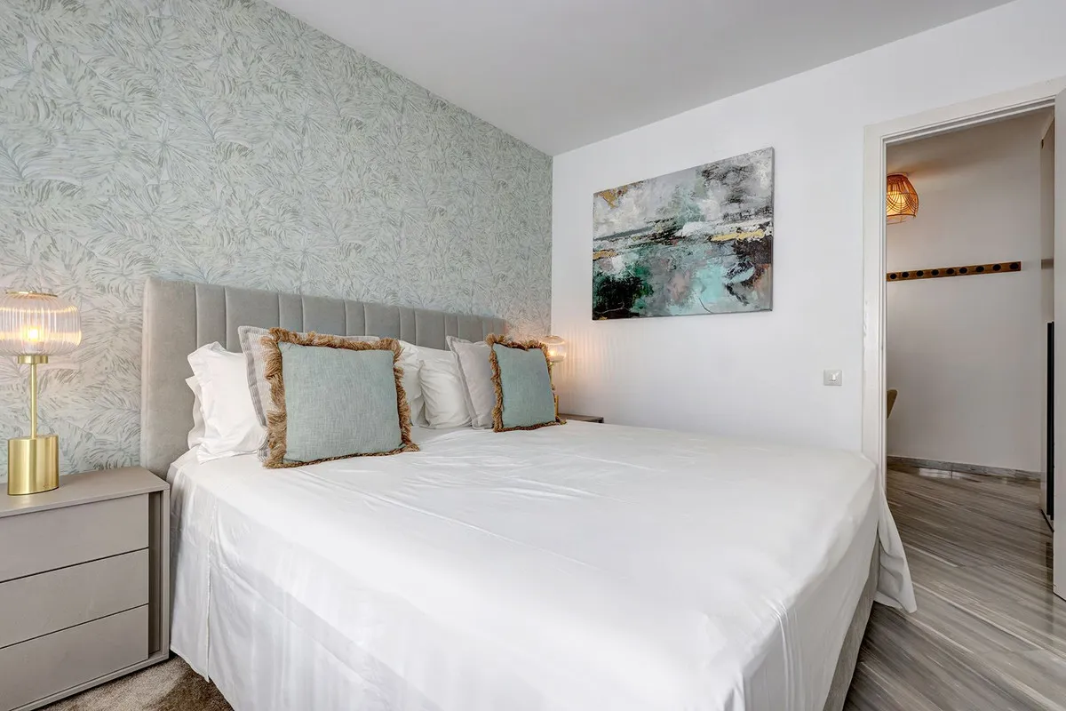 c3abe65c-bc6d-42b8-83f0-5c901ca06fe7