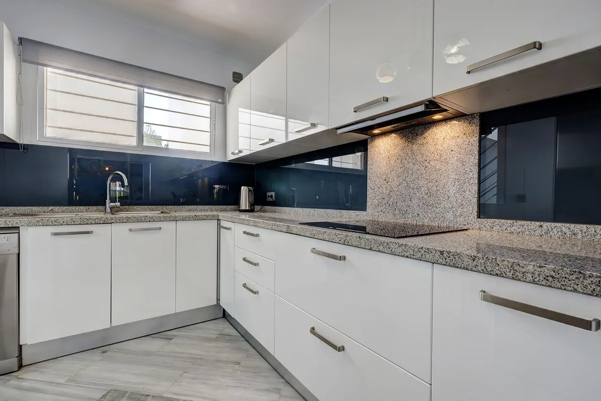 d9e9f280-2c36-40e9-a31e-fea9c6dca9bd