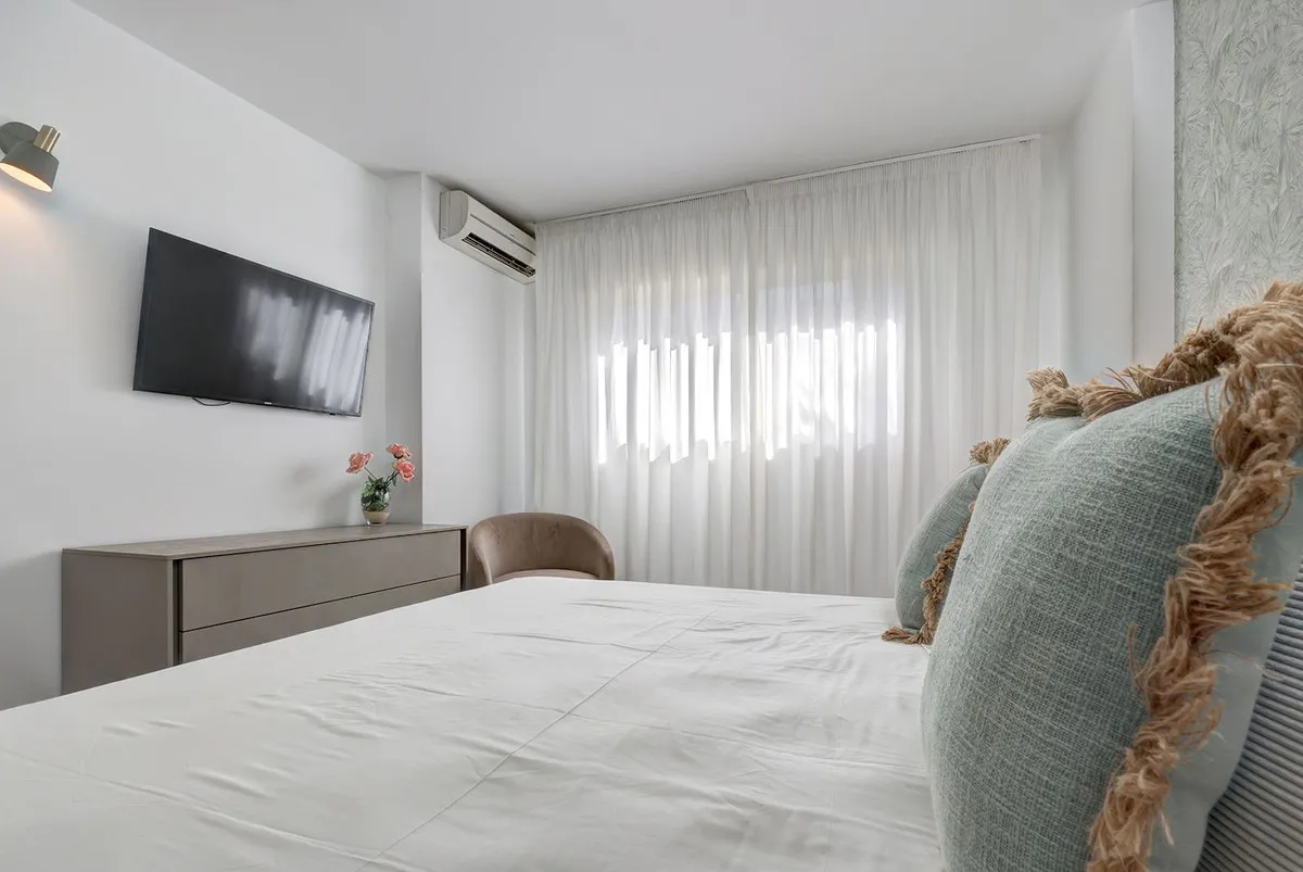 eff9875b-9f42-4179-bb4d-b2392ed616a4