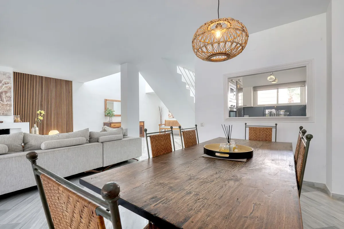 f4a855fd-59d6-4375-97e8-06dbcb097094