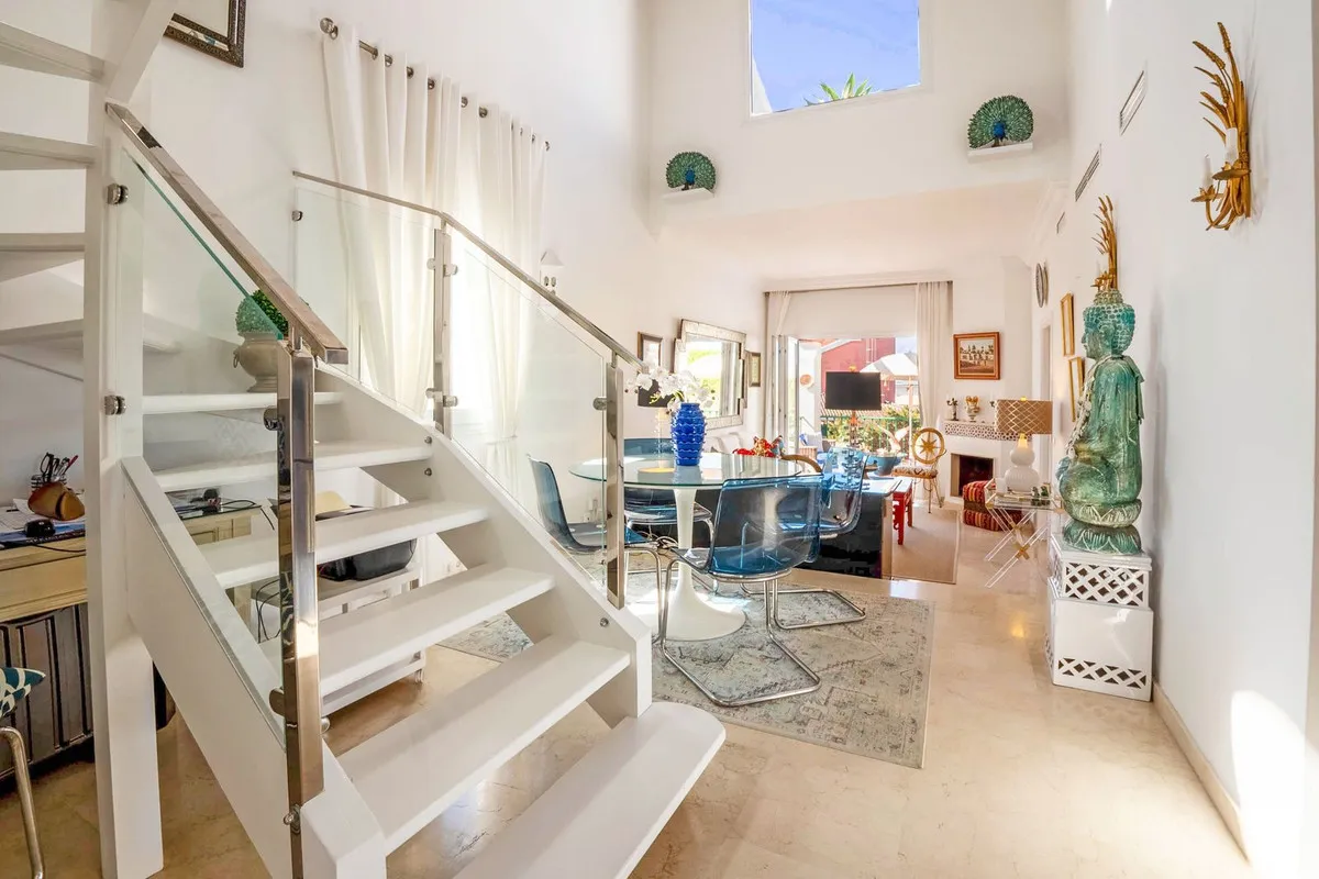 7a379c95-3fca-4c31-97be-4149f0840b3d