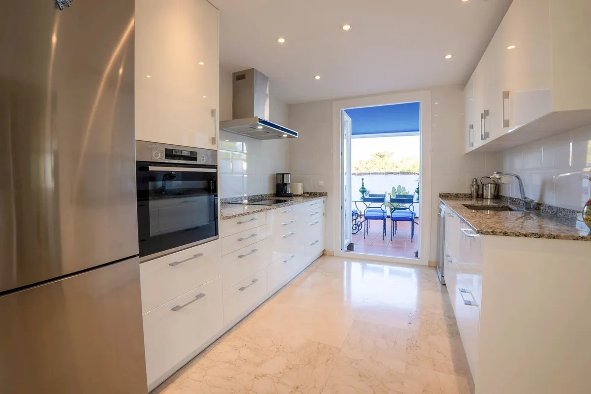 86249266-6dab-49f2-8e8e-77a626a56363