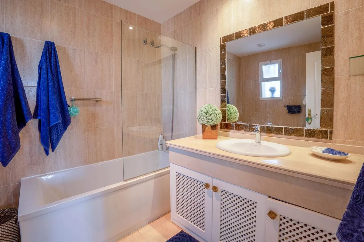 8e7a2642-82b4-4a8d-b394-d688c338fde6