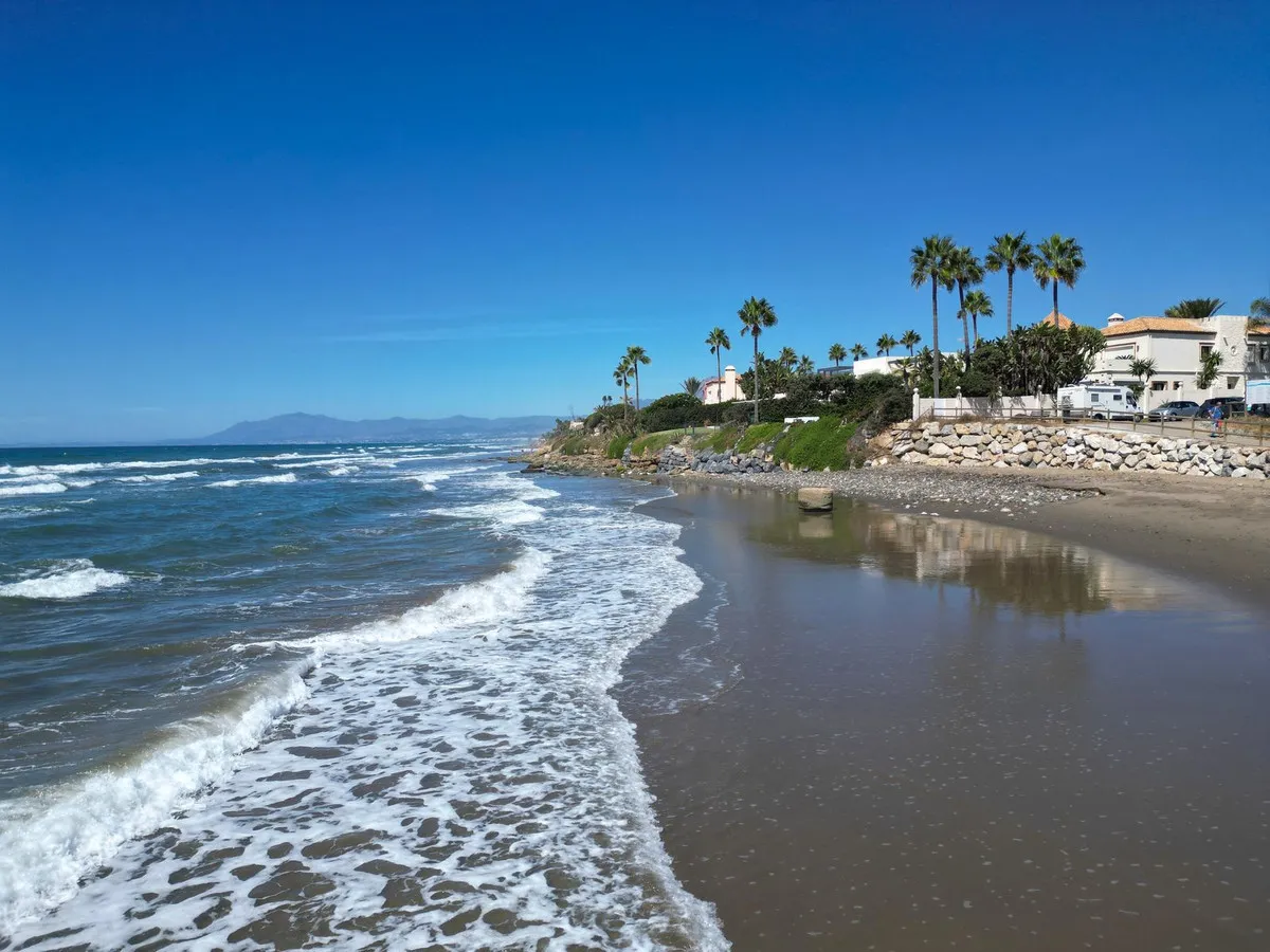 f923c0f5-e918-42ff-bf01-3612f36796e5