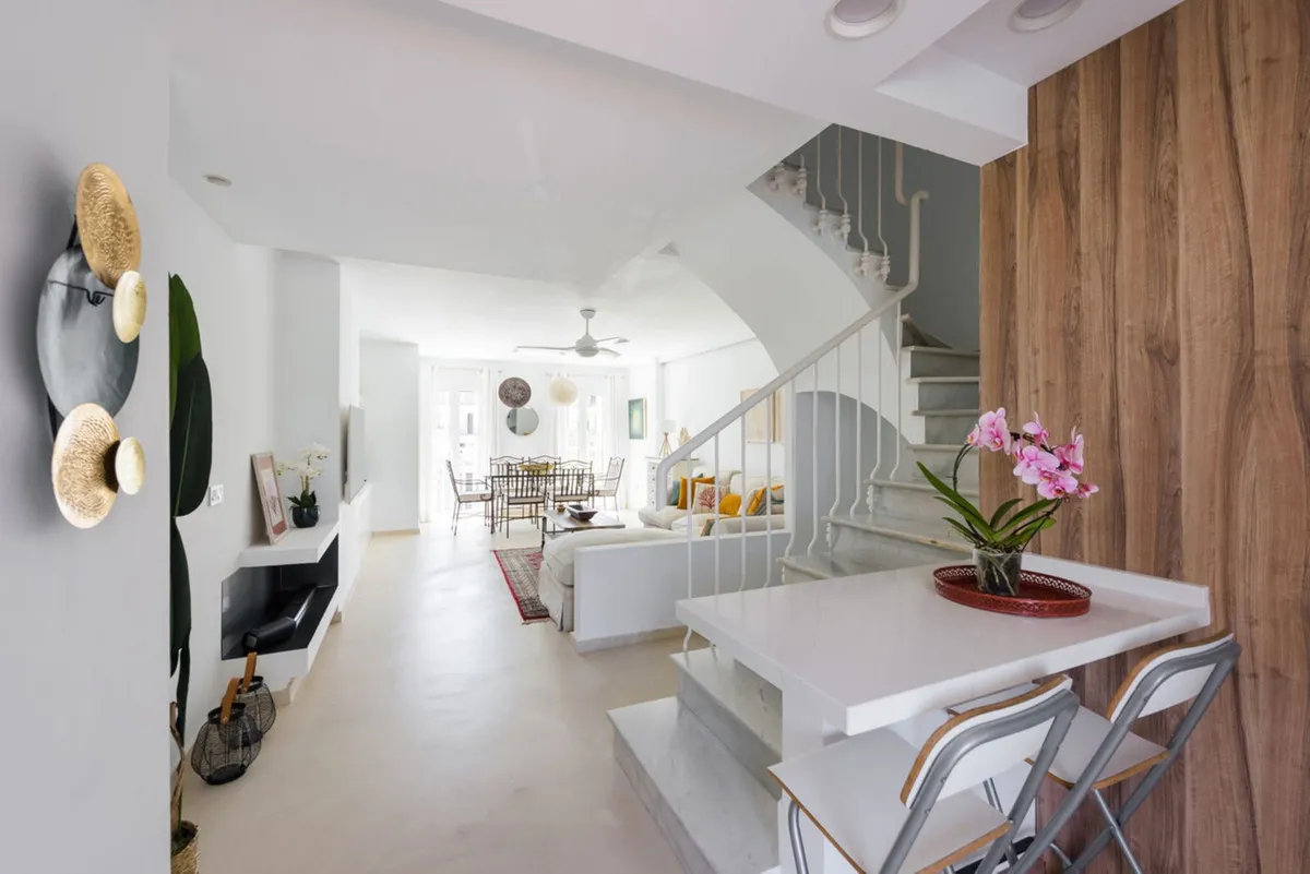 1c1108e7-5080-43c5-93e7-8d6bd63fd26b