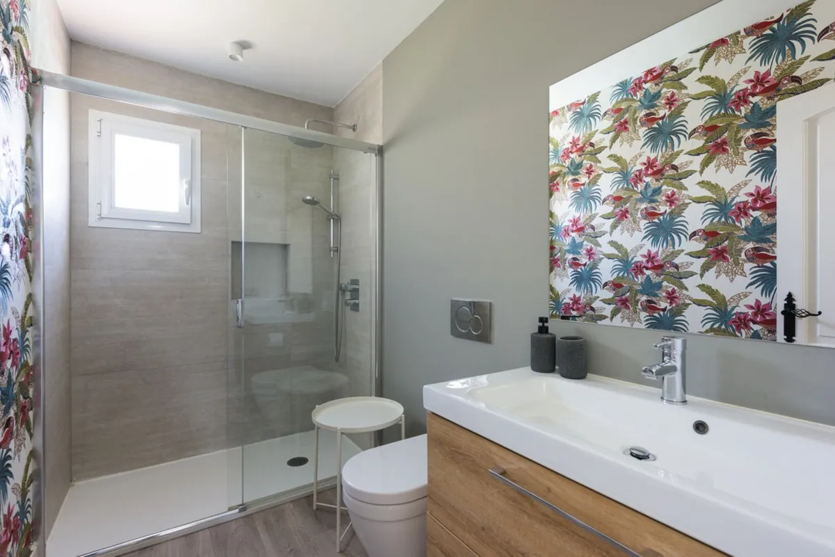 ccaeaad8-b8fe-48a8-94c6-ff56b7841e1f