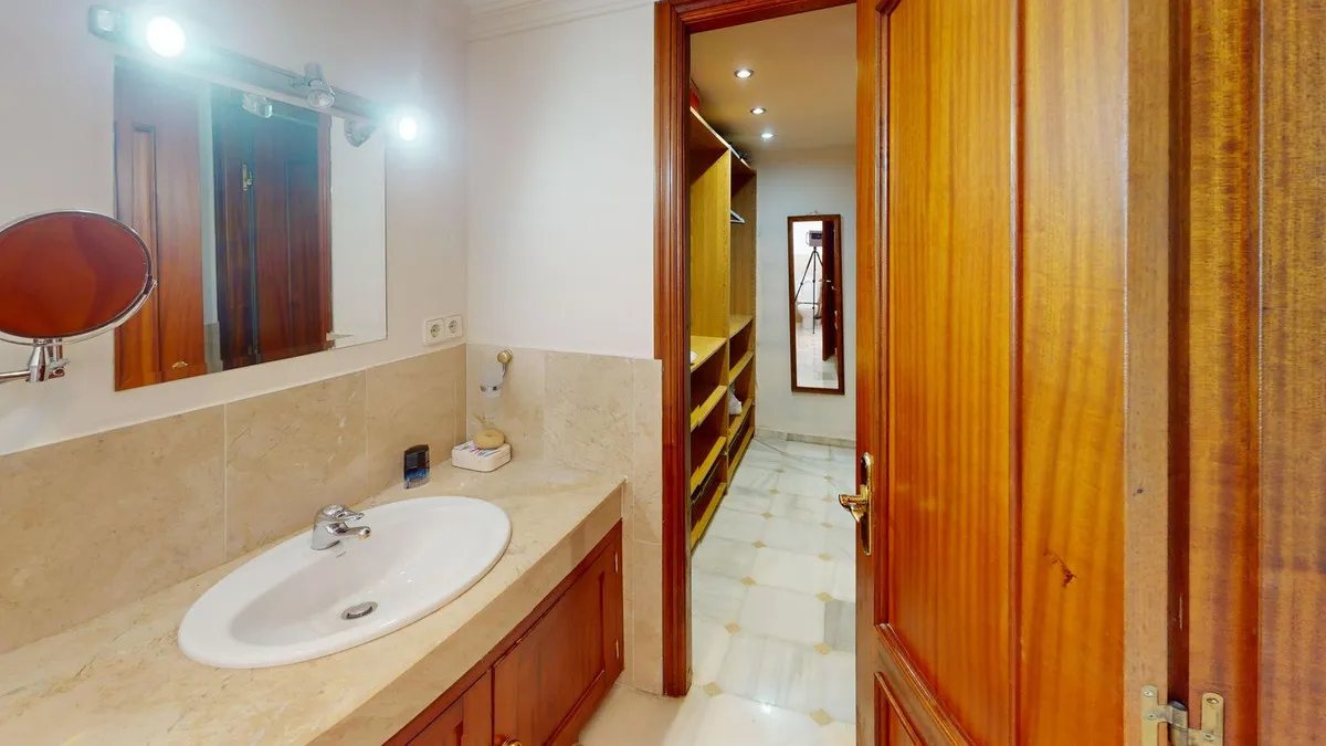 2f39b9c6-92d8-46ce-a507-19b6c7e0b17e