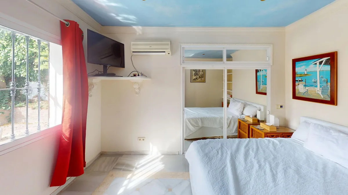 f7b87412-9119-4e4d-bf77-a38a307e98a0