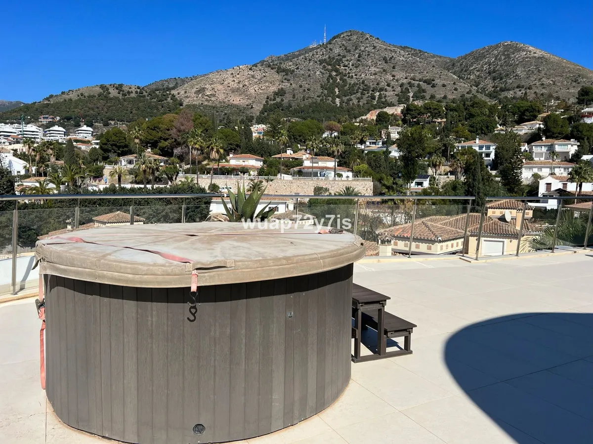 1a445bf4-d7cb-4a54-bb18-1d0ec78f0d2d