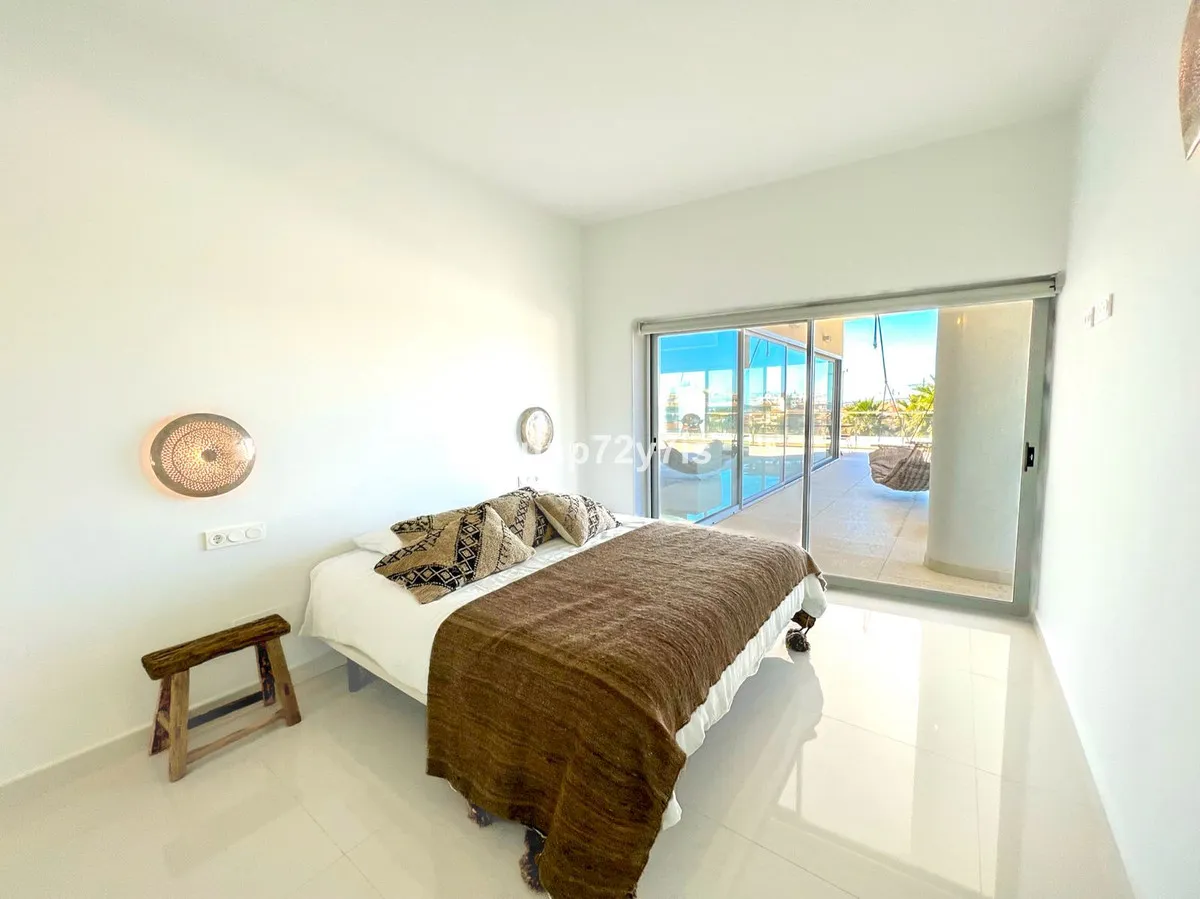 ca26994f-cb93-48fa-a323-aacbe660a6a2