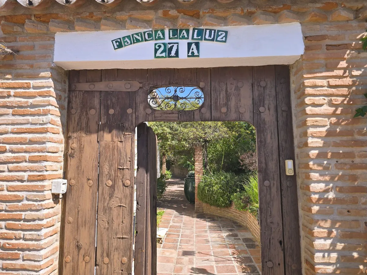 12c1fb9f-85fe-4150-9b60-b5db1d8c8716