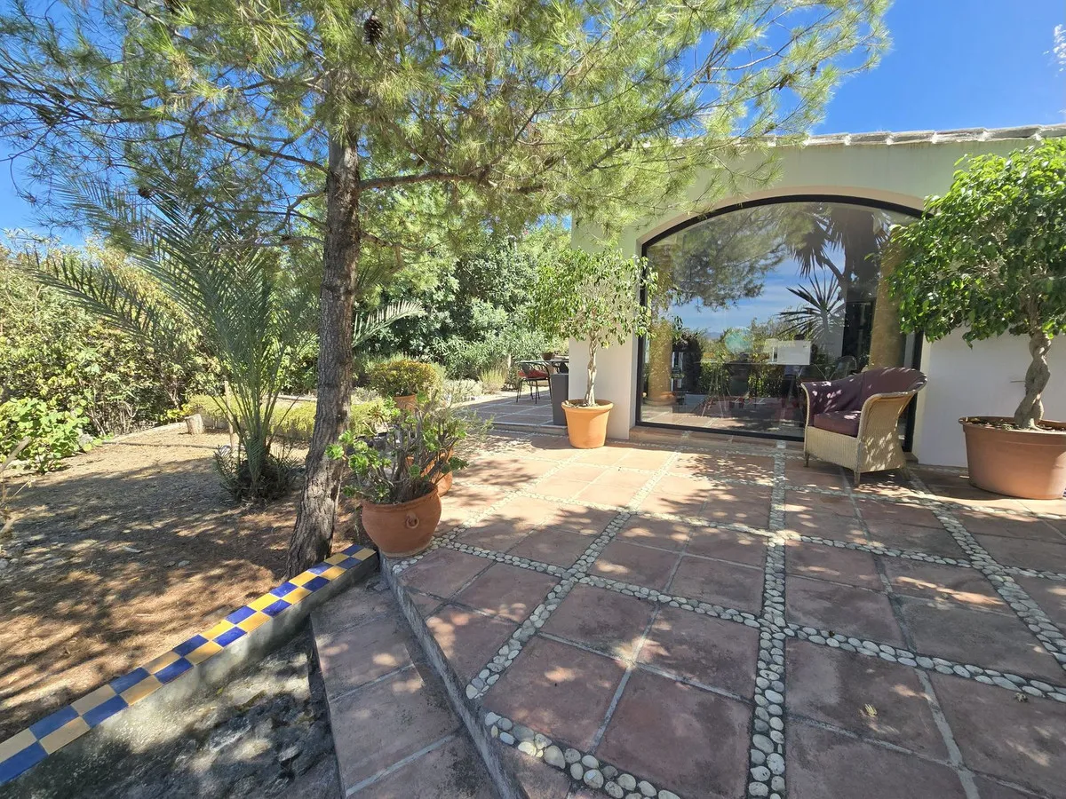 3e1794c6-2d12-4d81-b4b7-01690bbb3f3b