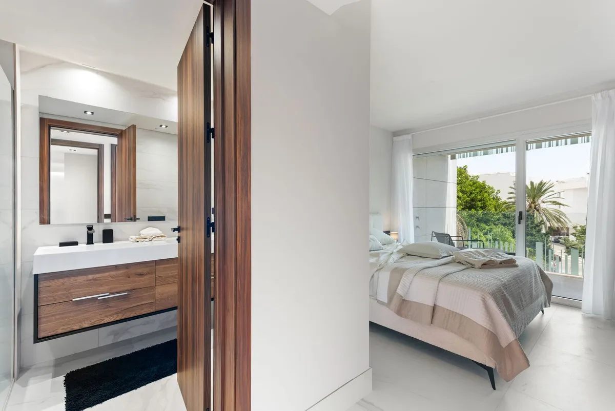 97f598c4-4329-473f-b9ed-b3e2ba06cce5