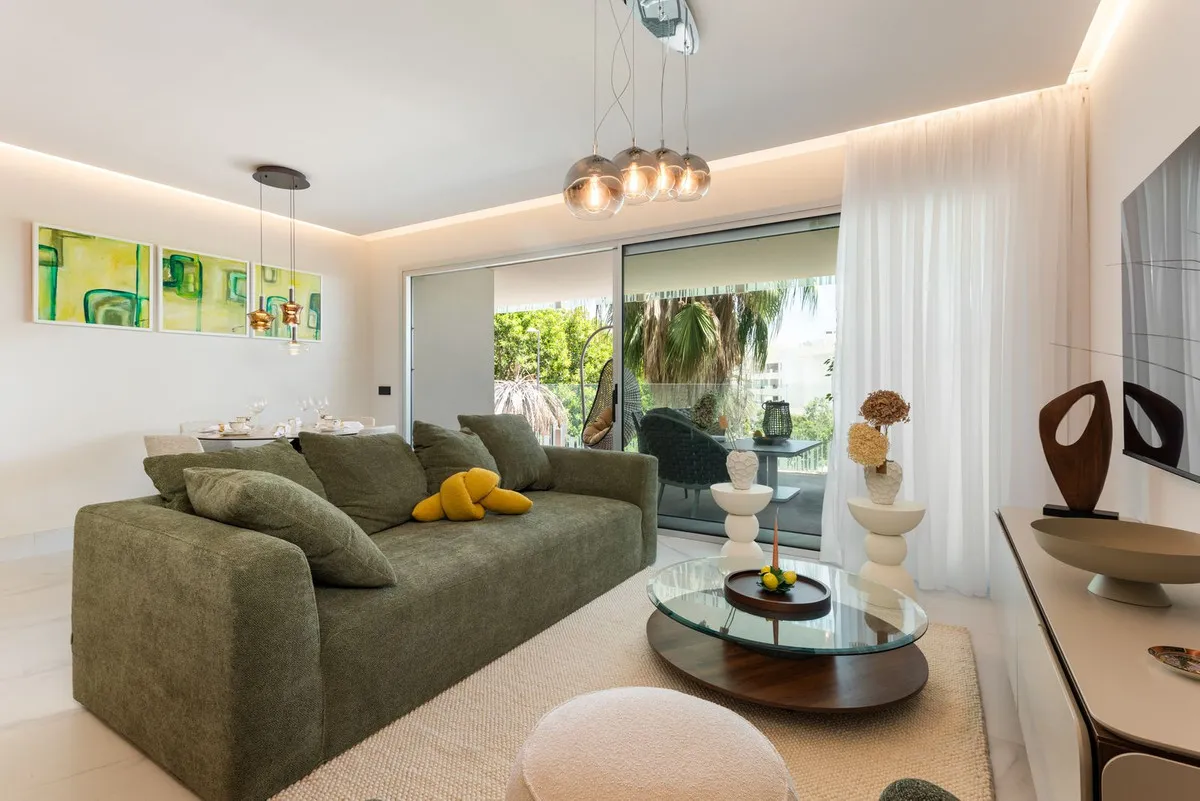 f6e7440e-b77c-4aaa-8b34-ab80e44849aa