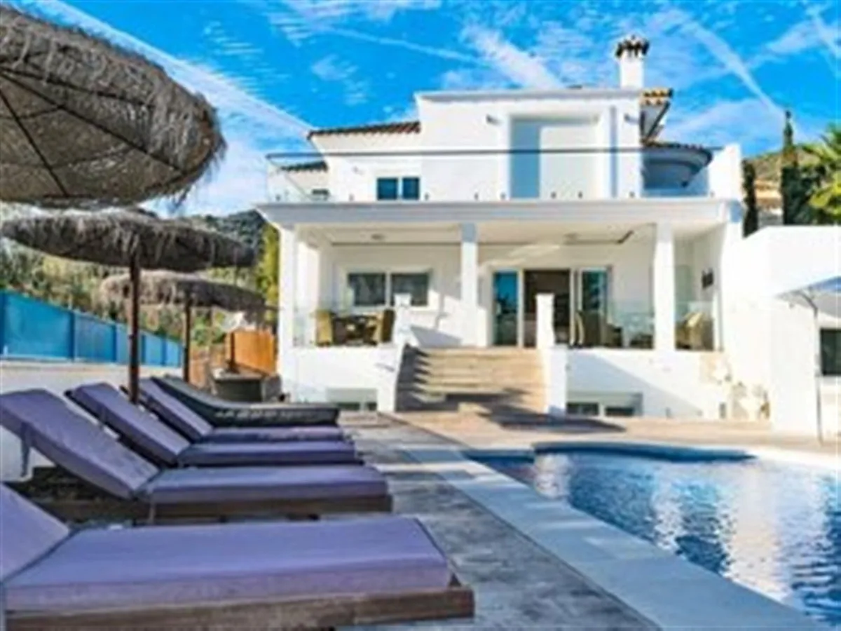 082a8f6a-7608-4788-904c-c8a98509cdcf