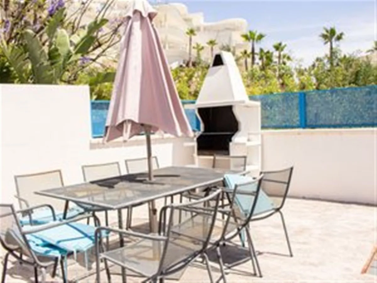 ab8df2f4-a9ff-4be5-9c62-4e9c0972e26b