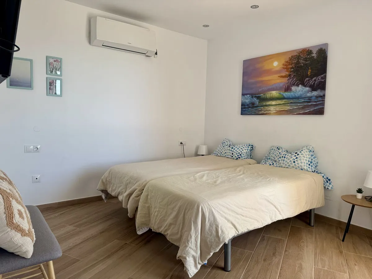 29ee0e0e-69f6-435b-a8da-1b3643d52412