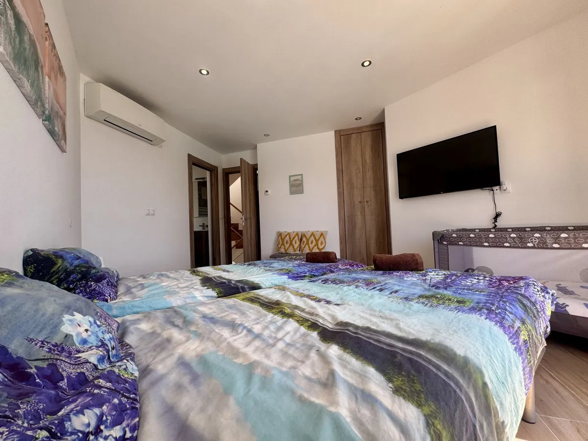 6bac4d18-3e67-4579-b6dd-812eb6f3cc63