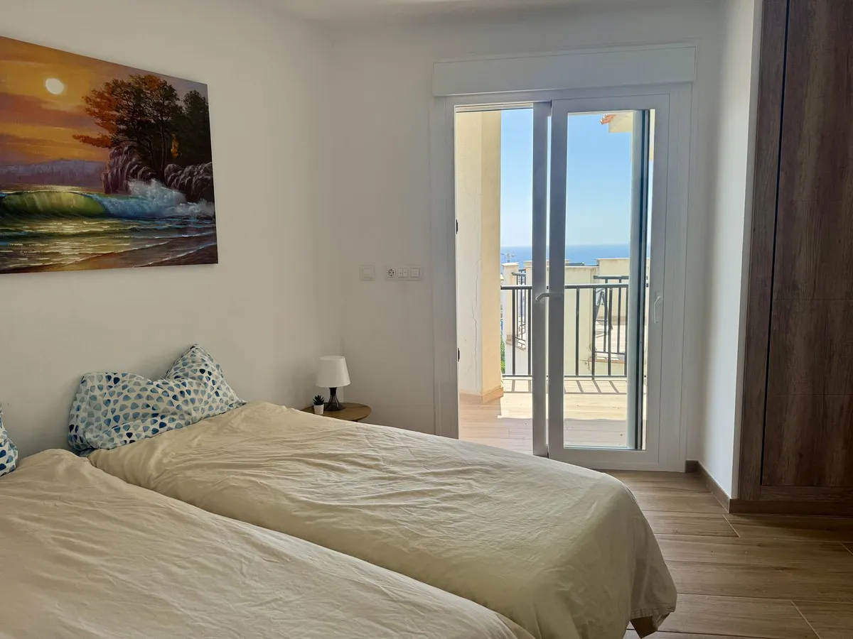 886a6c1a-822e-4046-80d7-5ac08693fe25