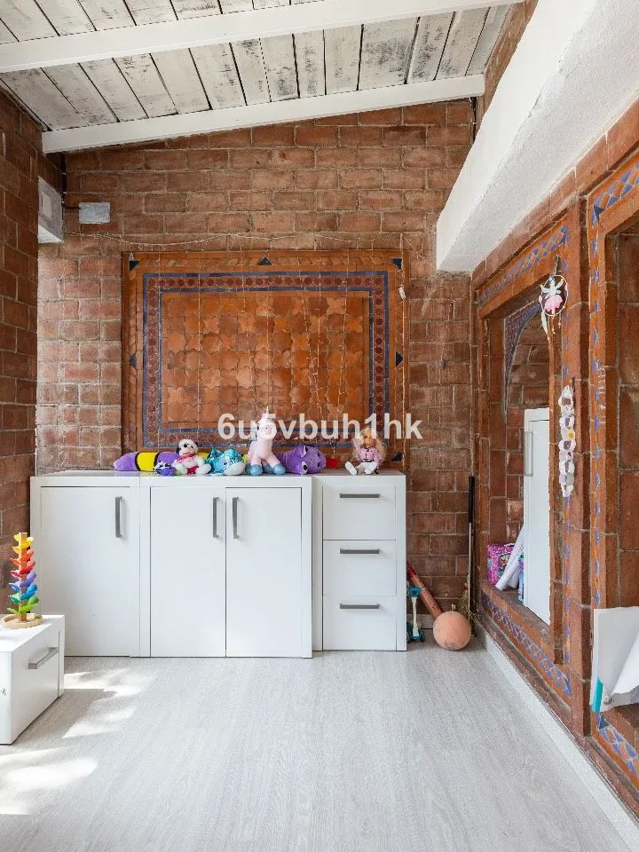 b35b2a63-ea4e-48b0-99d5-6c4e882f78d1