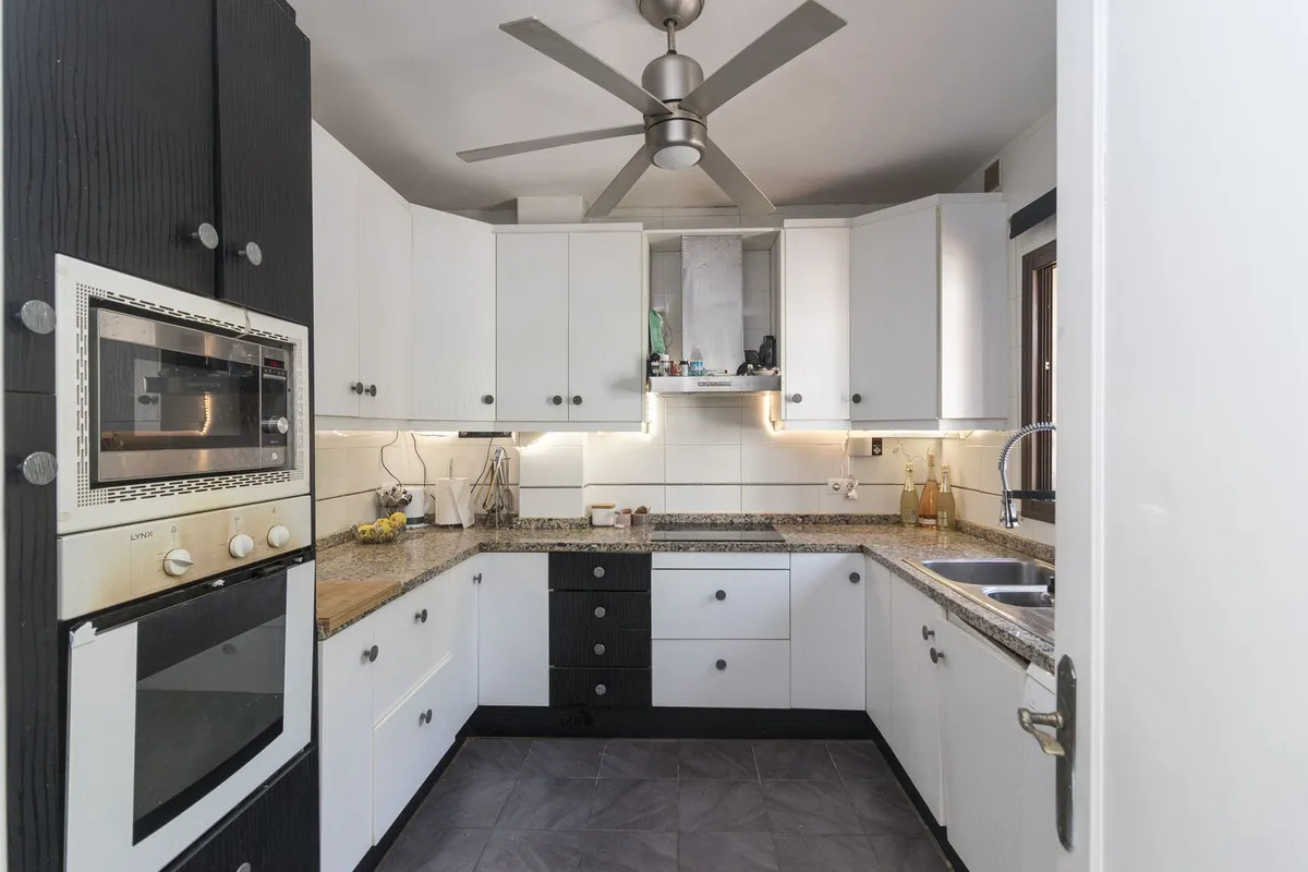 3643781b-cc89-4f75-b63b-0ccb65b2a8fd