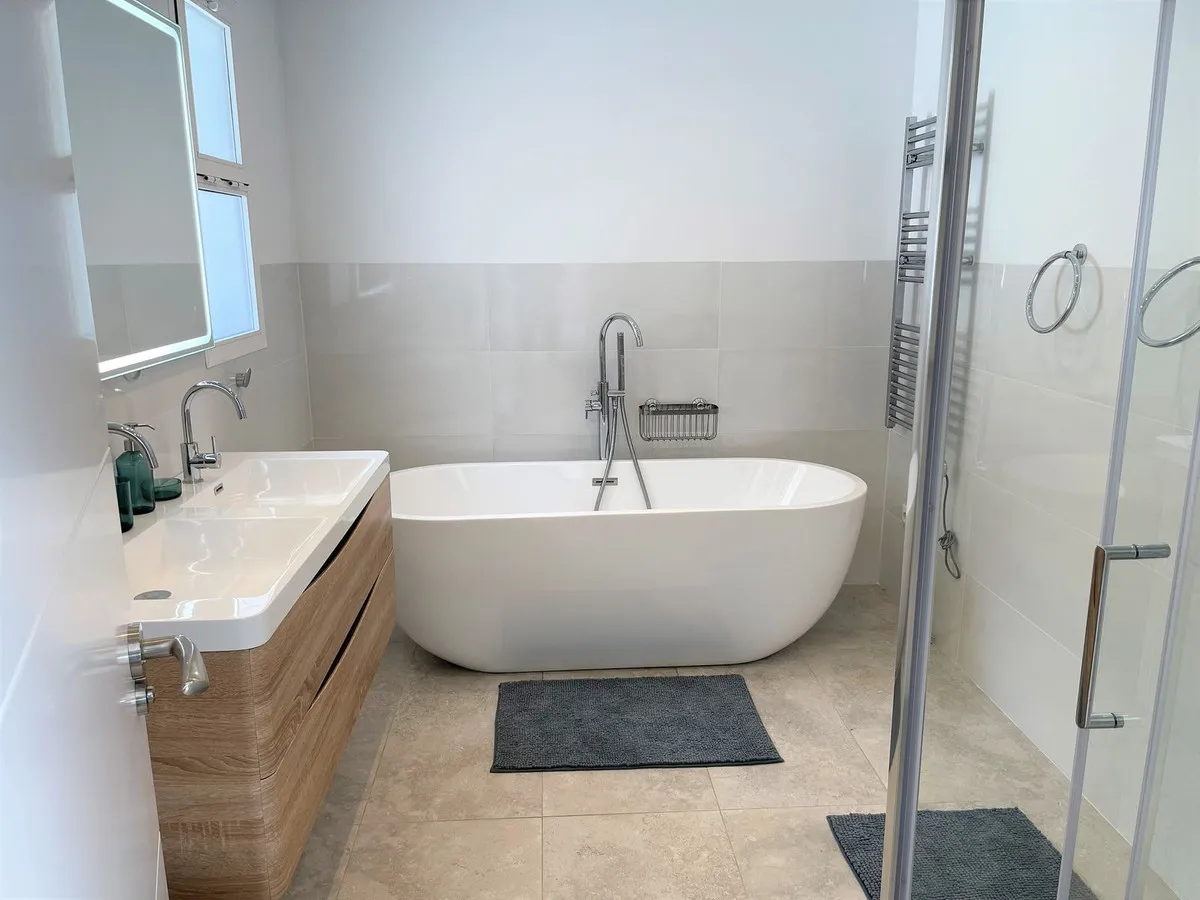 04048c6c-12bd-4d25-9fbc-6431a3e8df98