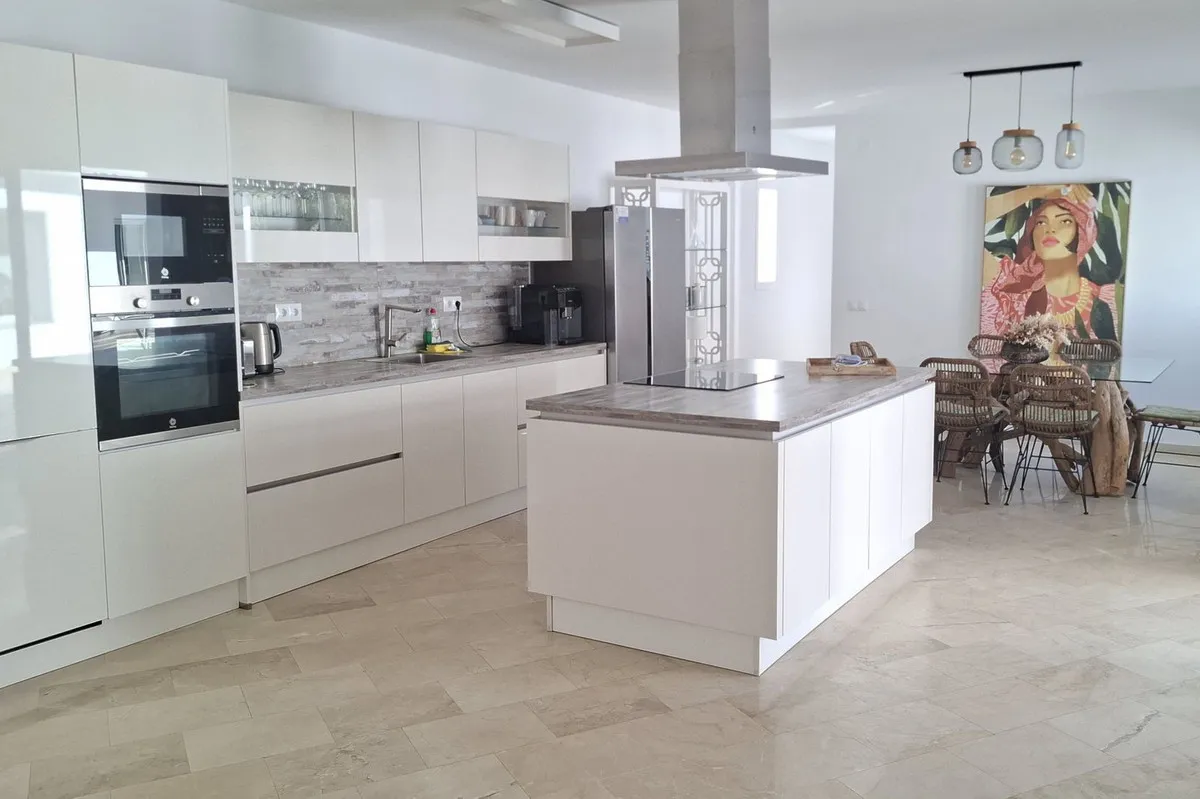 7f2145f2-7b0d-4eac-bc6e-5c00253dbc31