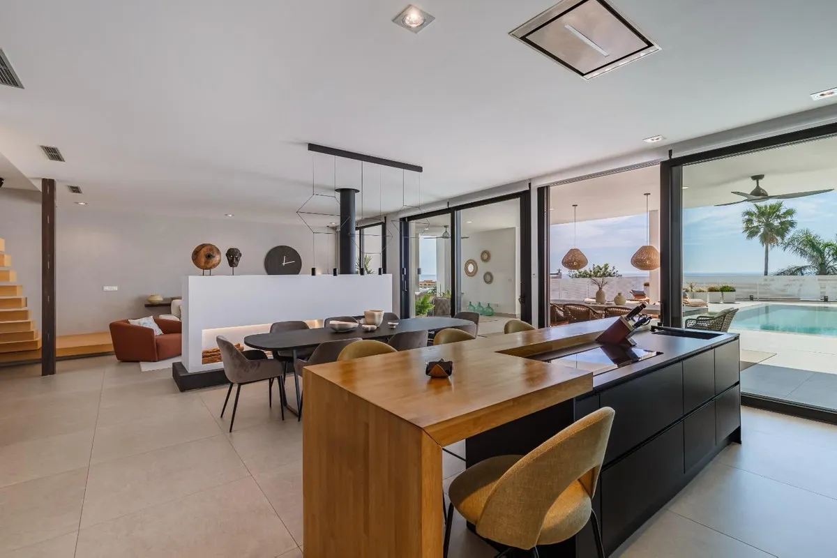 579c76cc-642a-40d6-9b61-aedd73db5cd4