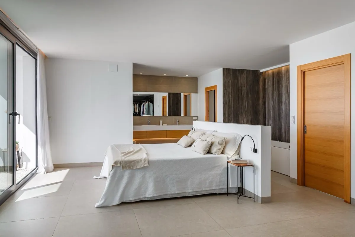 a643cace-5a9a-47ea-951a-b8498b24e64c