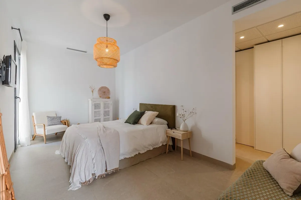 ac02ddbb-d4f5-4c08-af7d-8547482cd258