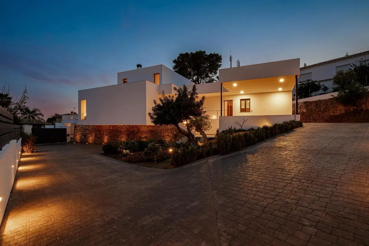 ef6a3912-cb7b-4234-8dbe-041b1d8c674d