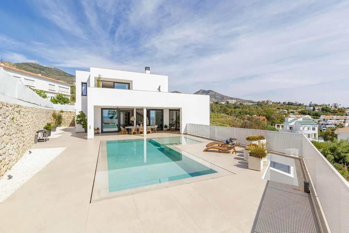 f3f48f7a-5223-4965-8590-30d26c497823