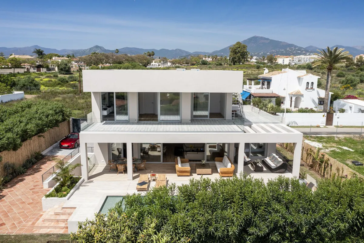 abdf24e9-5e59-46a2-9969-8aef216dccbd